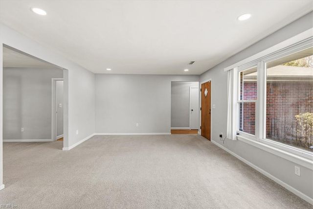 3432 S Crestline DR, Virginia Beach, VA 23464