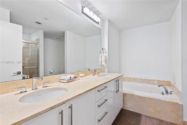 3330 NE 190th Street 1715, Aventura, FL 33180