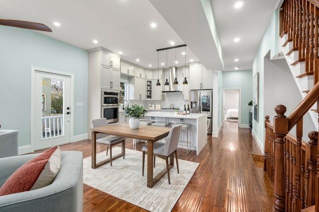 10 Washington Park 2-Left, Newton, MA 02460