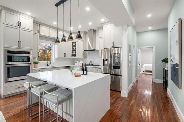 10 Washington Park 2-Left, Newton, MA 02460