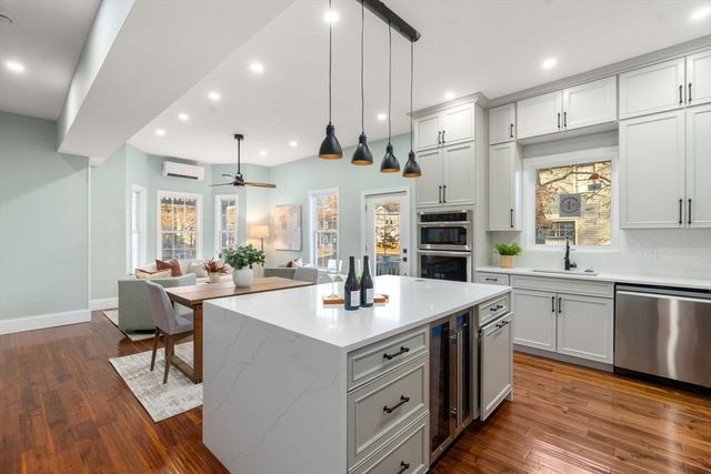 10 Washington Park 2-Left, Newton, MA 02460