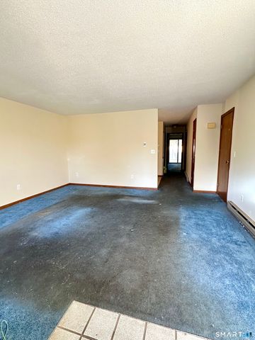 371 Emmett Street 19, Bristol, CT 06010