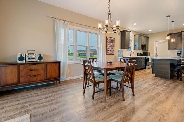 W4936 Battlestone Station ROAD, La Crosse, WI 54601