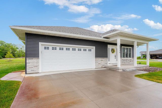 W4936 Battlestone Station ROAD, La Crosse, WI 54601