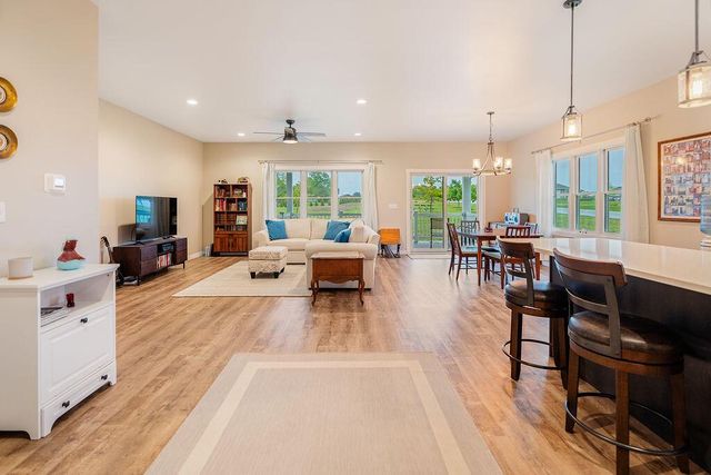 W4936 Battlestone Station ROAD, La Crosse, WI 54601