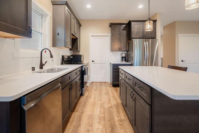 W4936 Battlestone Station ROAD, La Crosse, WI 54601