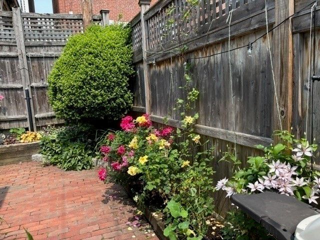 64 Pearl St, Boston, MA 02129