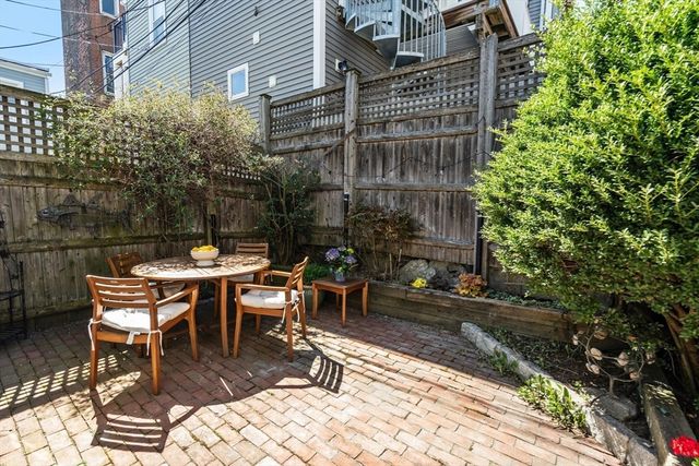 64 Pearl St, Boston, MA 02129