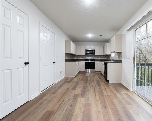 6823 Merrywood Drive, Fairburn, GA 30213