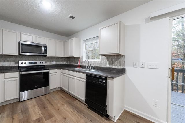 6823 Merrywood Drive, Fairburn, GA 30213