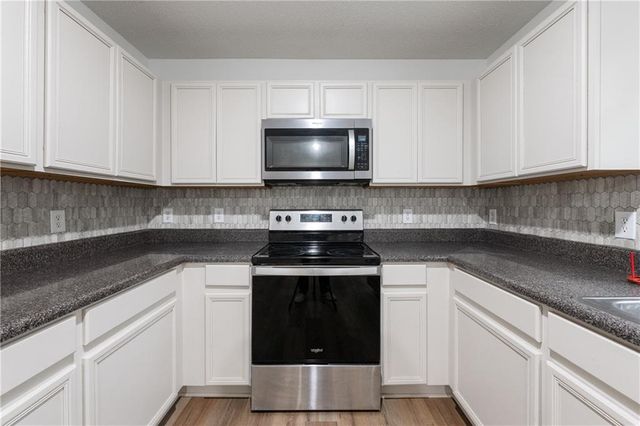 6823 Merrywood Drive, Fairburn, GA 30213