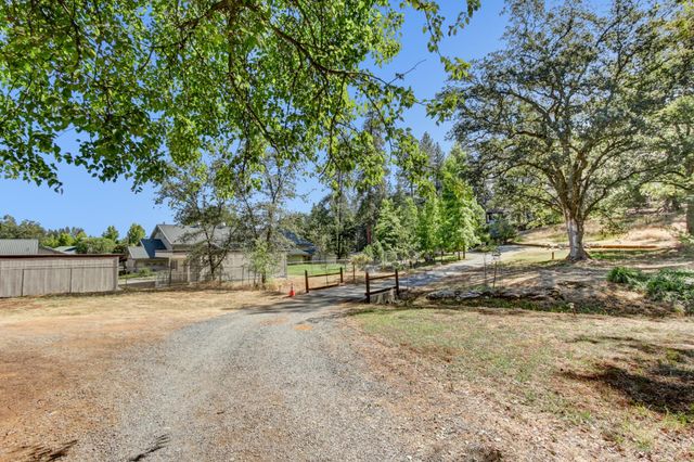 1120 Grange Rd, Meadow Vista, CA 95722
