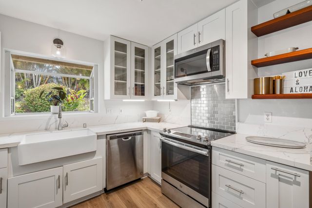 17 Laenui Pl, Paia, HI 96779