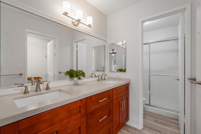 17 Laenui Pl, Paia, HI 96779