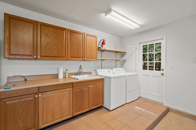 17 Laenui Pl, Paia, HI 96779