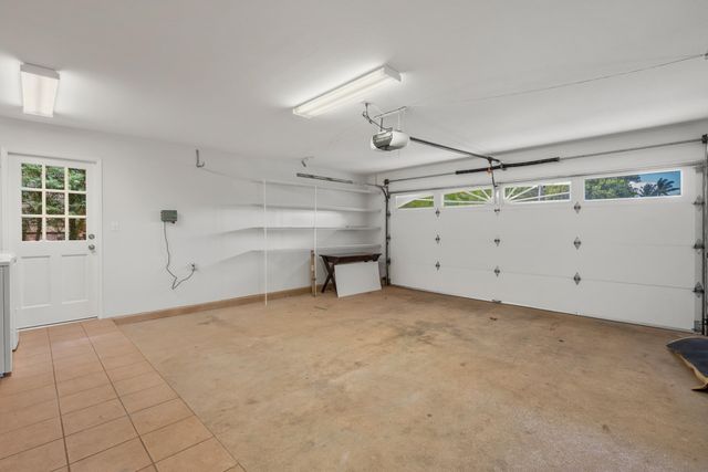 17 Laenui Pl, Paia, HI 96779