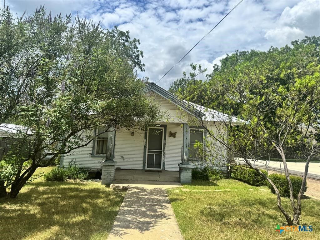 110 S Porter Street, Lampasas, TX 76550