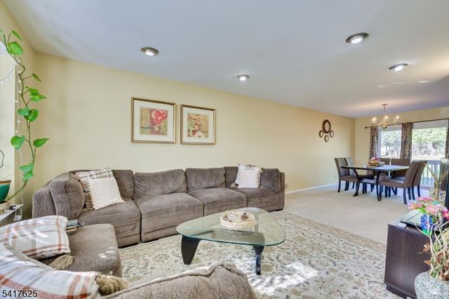 1704 Deerfield Dr, Edison Twp., NJ 08820