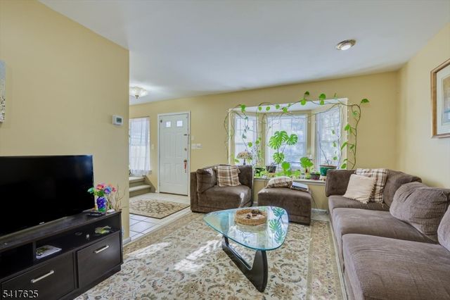 1704 Deerfield Dr, Edison Twp., NJ 08820