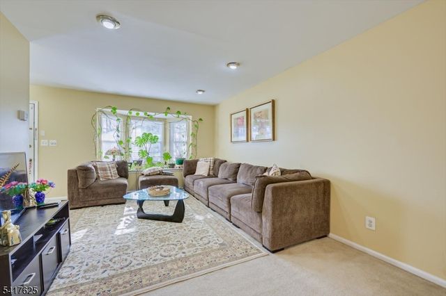 1704 Deerfield Dr, Edison Twp., NJ 08820