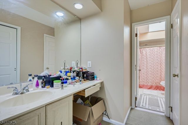 1704 Deerfield Dr, Edison Twp., NJ 08820