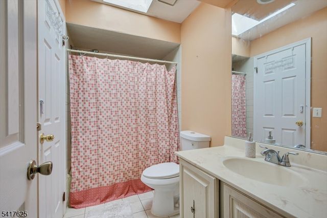 1704 Deerfield Dr, Edison Twp., NJ 08820