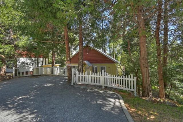23938 Park, Crestline, CA 92325