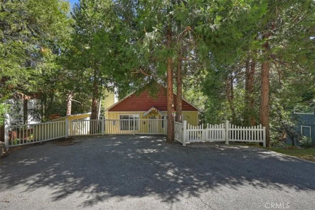 23938 Park, Crestline, CA 92325