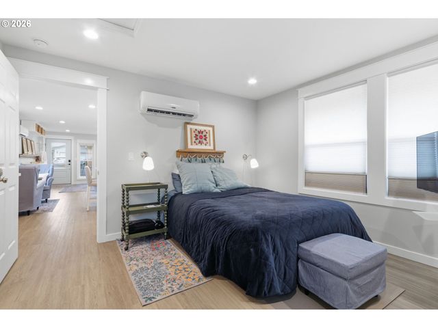 6231 Ne GOING St, Portland, OR 97218