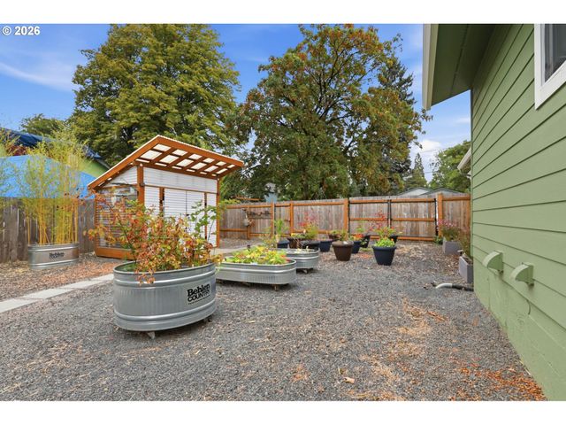 6231 Ne GOING St, Portland, OR 97218