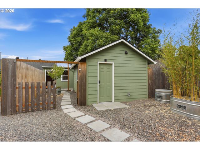 6231 Ne GOING St, Portland, OR 97218