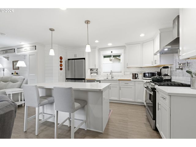6231 Ne GOING St, Portland, OR 97218