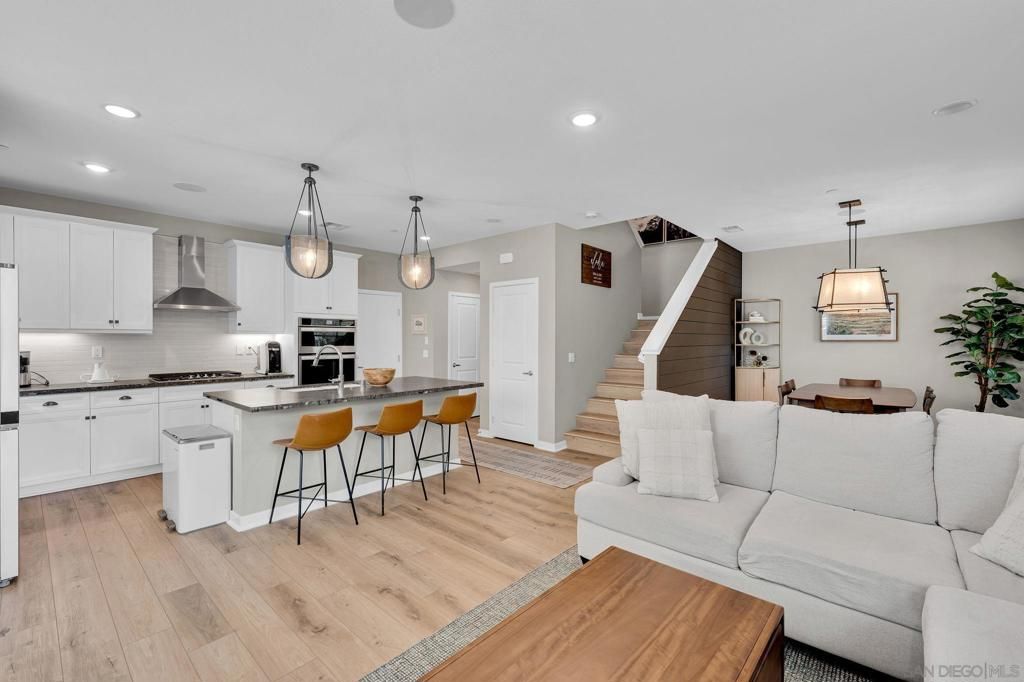 13085 Olympus Circle 1, Poway, CA 92064