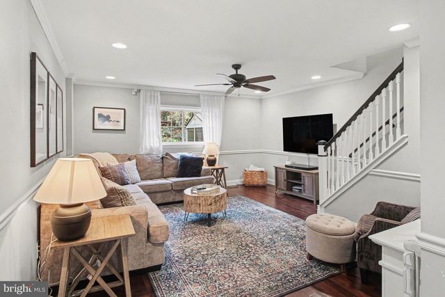 630 GORGAS LN, Philadelphia, PA 19128