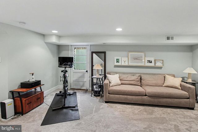 630 GORGAS LN, Philadelphia, PA 19128