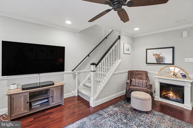 630 GORGAS LN, Philadelphia, PA 19128