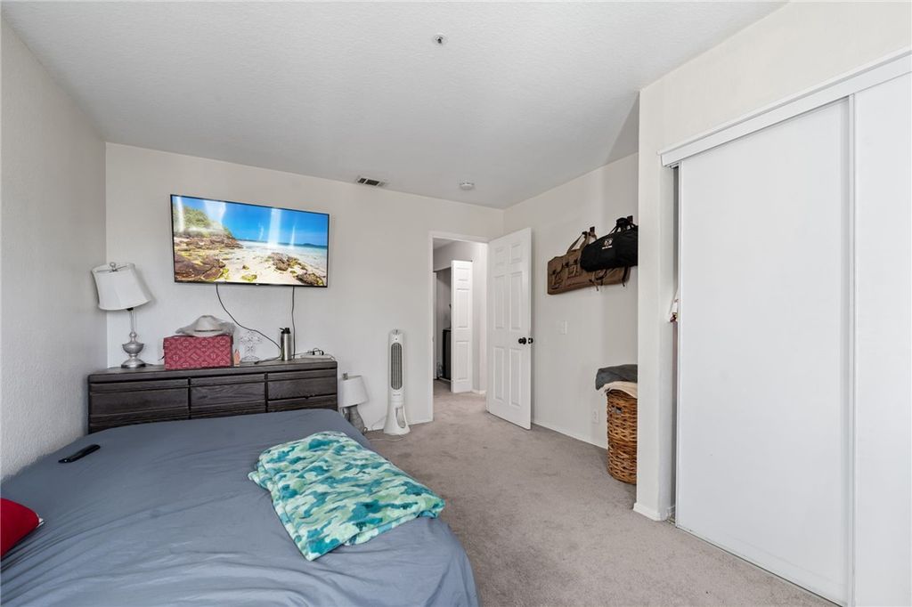 Image 15 of property listing at 11466 Blackstone Court, Fontana, CA 92337