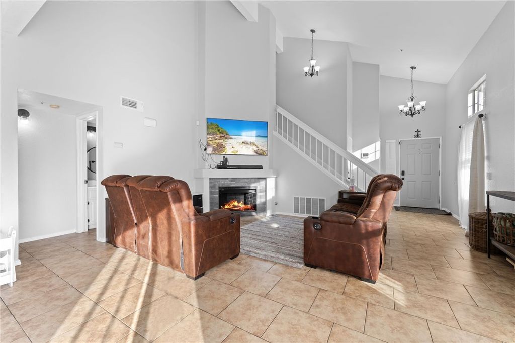 Image 4 of property listing at 11466 Blackstone Court, Fontana, CA 92337