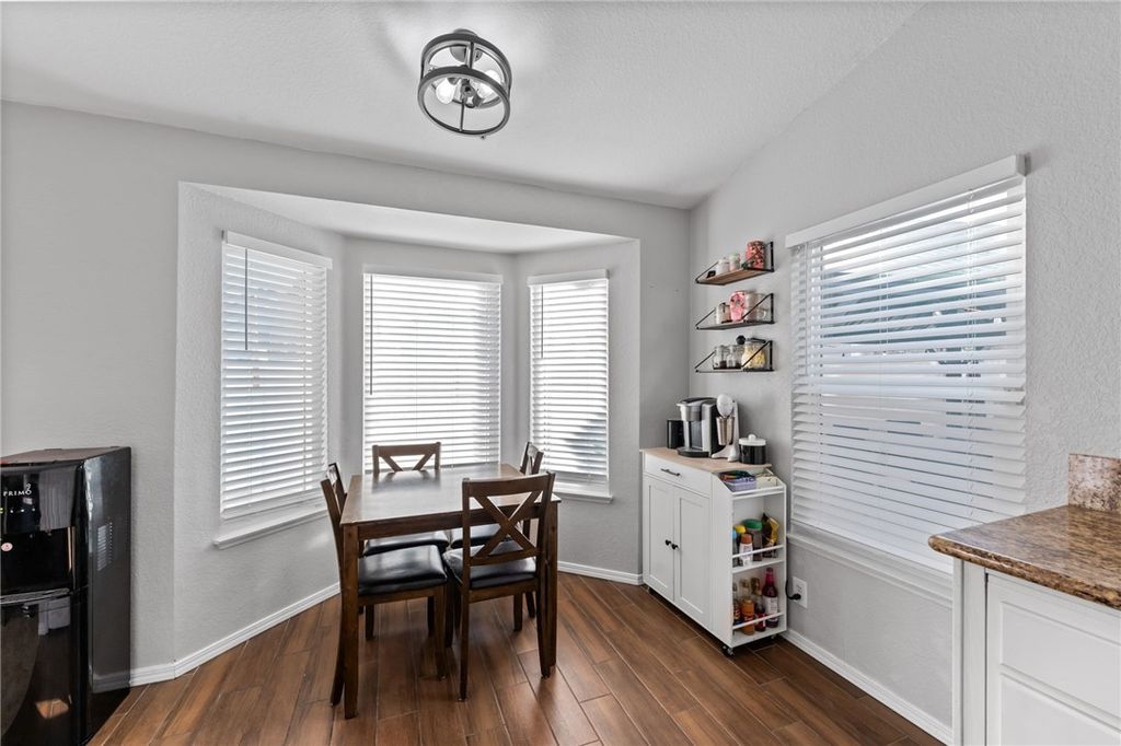 Image 9 of property listing at 11466 Blackstone Court, Fontana, CA 92337