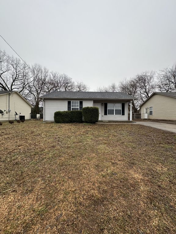1039 Shadow Ridge Ave, Oak Grove, KY 42262