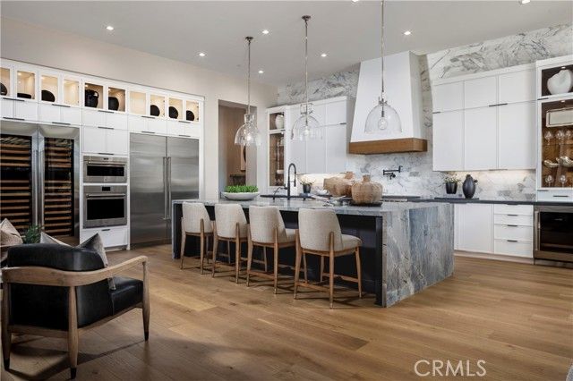 557 PENINSULA, Irvine, CA 92602