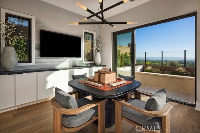 557 PENINSULA, Irvine, CA 92602