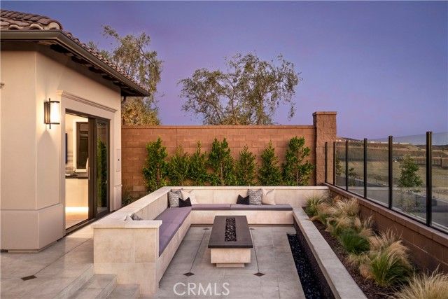 557 PENINSULA, Irvine, CA 92602