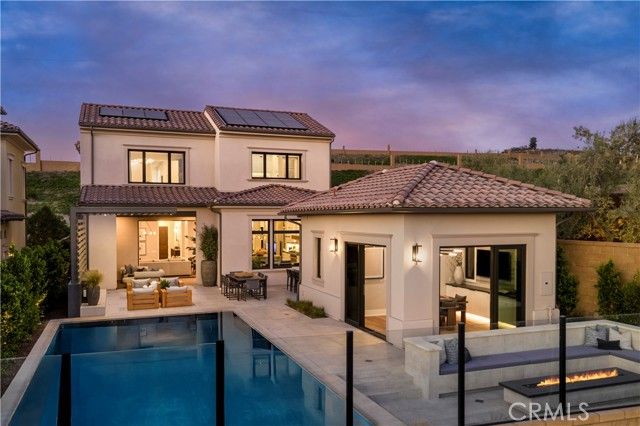 557 PENINSULA, Irvine, CA 92602
