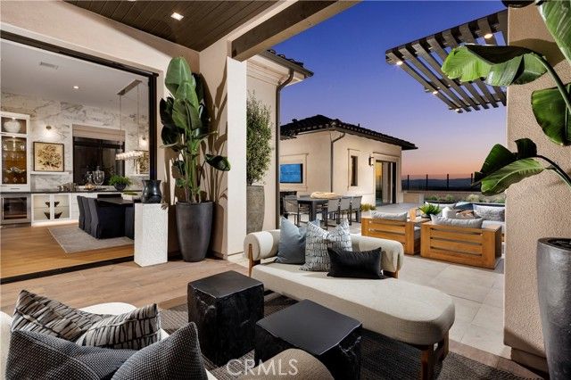 557 PENINSULA, Irvine, CA 92602