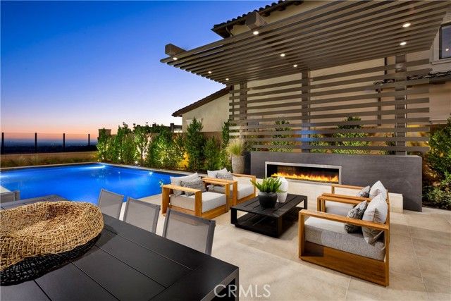 557 PENINSULA, Irvine, CA 92602