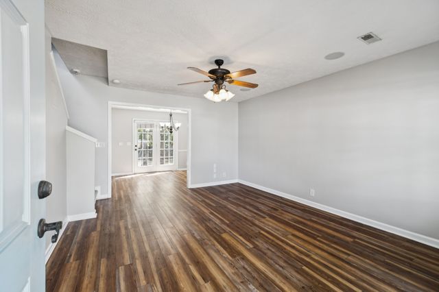418 Slippery Rock Dr, Murfreesboro, TN 37129
