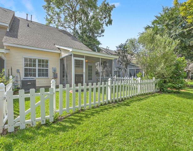 8658 Grassy Oak Trail, North Charleston, SC 29420