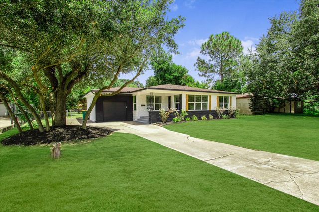 1405 W Crockett Street, La Marque, TX 77568