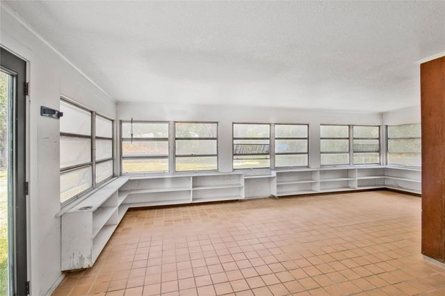 1405 W Crockett Street, La Marque, TX 77568